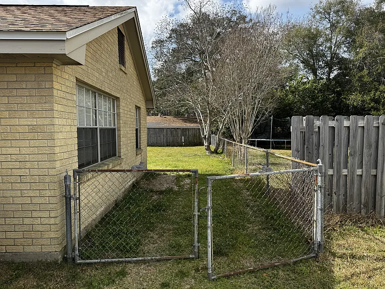 5941 Leesway Blvd — Photo 49