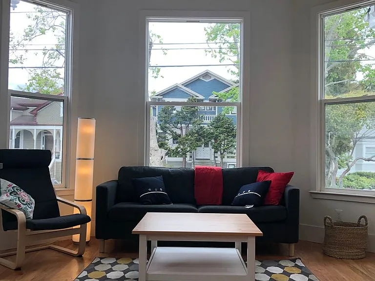 2060 San Antonio Ave — Photo 1