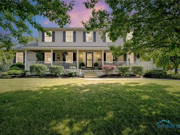 727 Eisenhower Dr, Fostoria, OH 44830