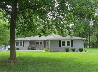 5665 E Milspring Cir, Godfrey, IL 62035