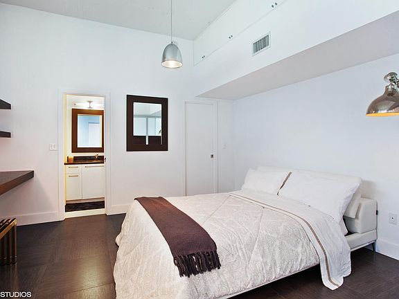 3rd image of 7934 West Dr APT 1103