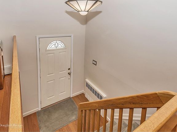 3rd image of 2095 Illona Ln