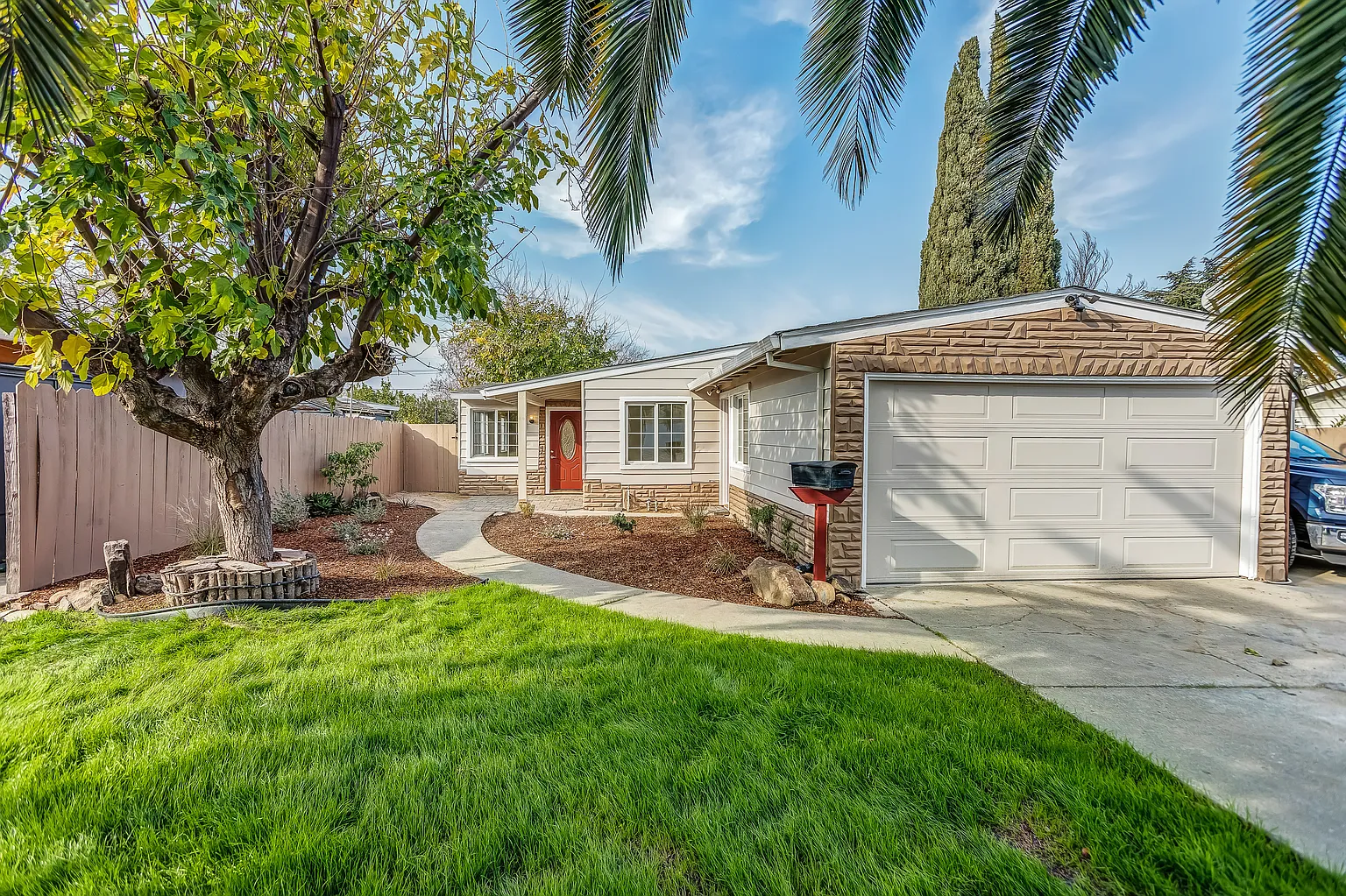 3320 Pamelia Way photo 1