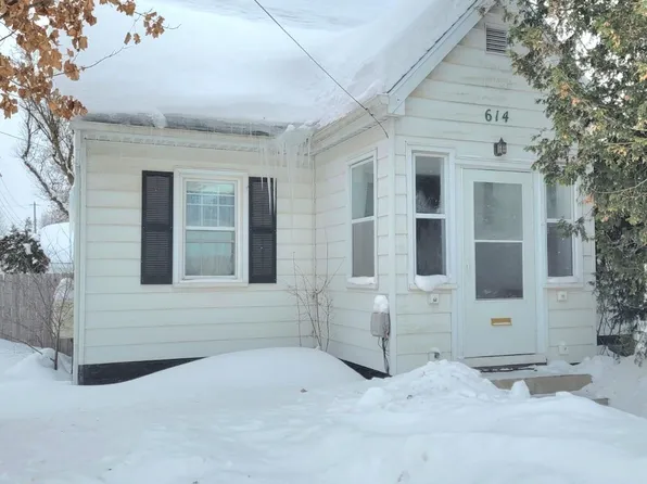 614 E Spruce St, Sault Sainte Marie, MI 49783