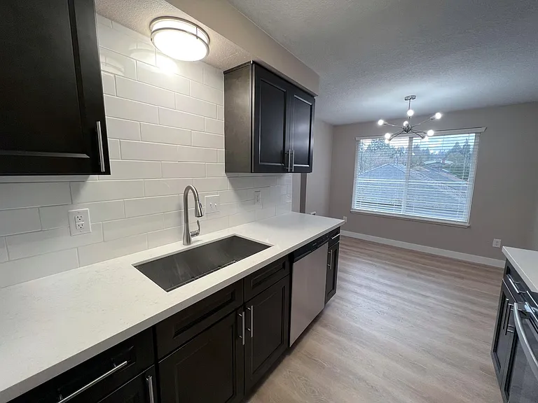 706 Browning Ave S #4 — Photo 5