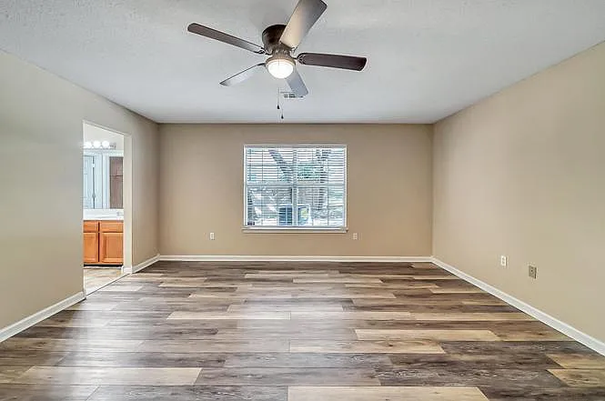 301 Ashley Dr — Photo 20