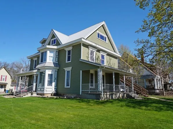 601 N Jackson St, Charles City, IA 50616