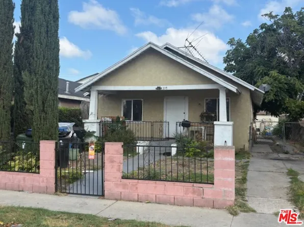 137 W 84th Pl, Los Angeles, CA 90003