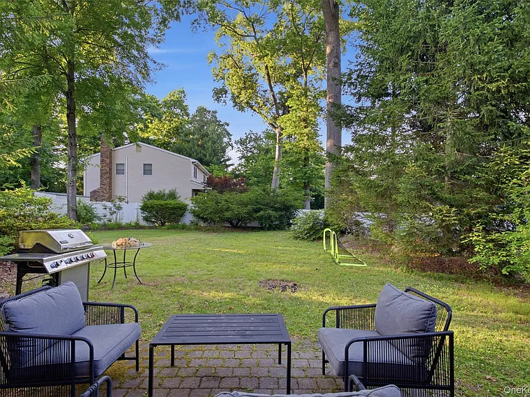 126 New Valley Rd — Photo 4