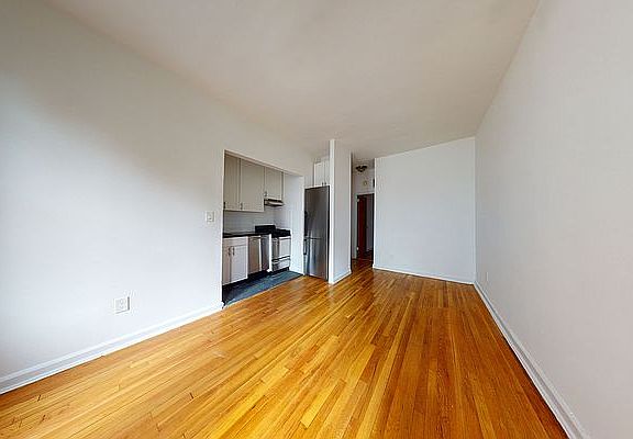 2nd image of 502 E 88th St APT 5A