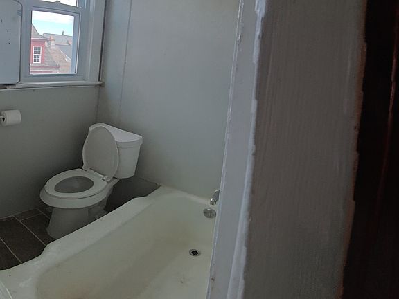 4th image of 109 Gittere St Floor 2