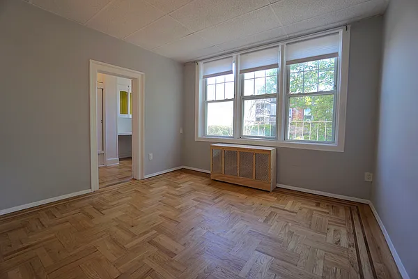 Rented by Dixon Advisory USA Inc. | media 5