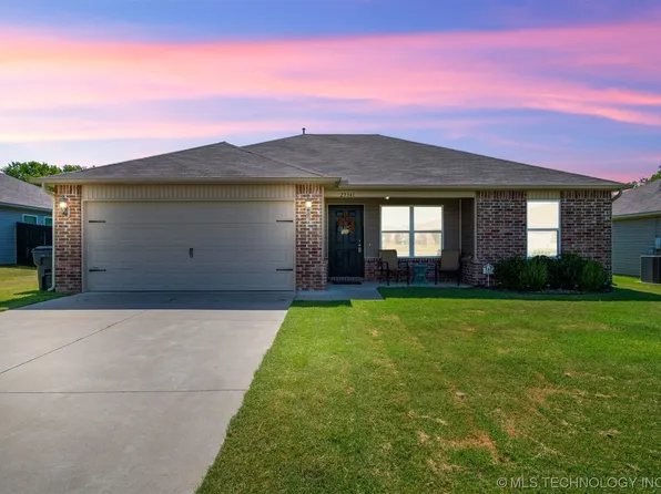 23341 S Donna Ln, Claremore, OK 74019