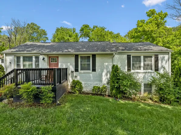 300 Finley Dr, Nashville, TN 37217