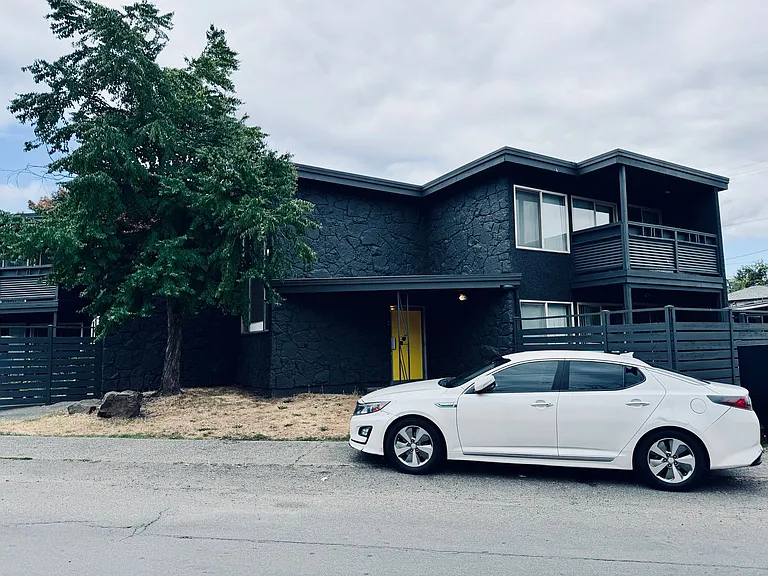 8401 Rainier Pl S — Photo 11