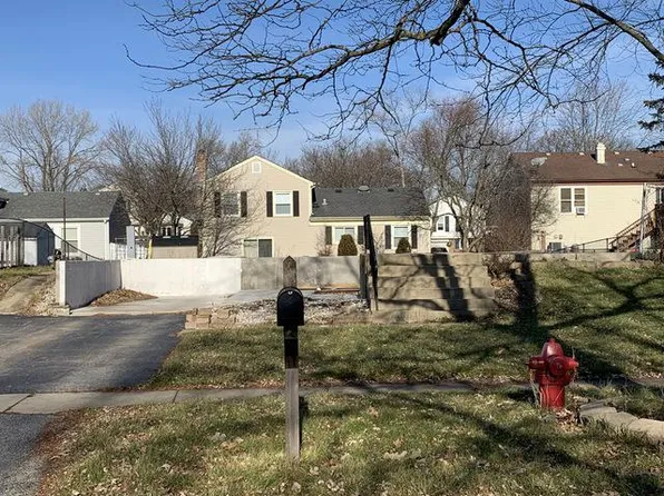 283 Hill Ave, Bartlett, IL 60103