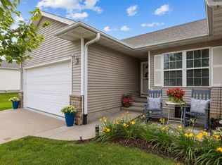 1600 Hunters Creek Way, Marion, IA 52302