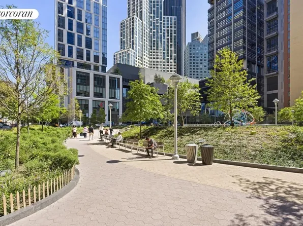365 Bridge Street 5N image 18 of 18