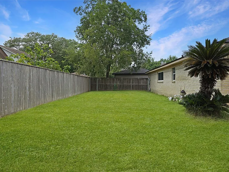17119 Mellow Ridge Dr — Photo 33