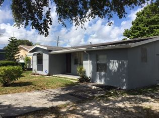 910 Phippen Rd, Dania, FL 33004