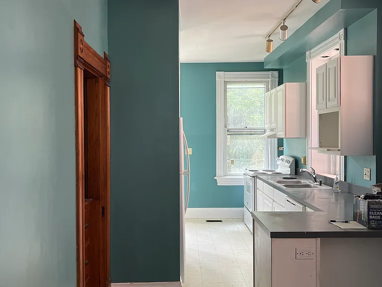 183 S 19th St #1 — Photo 128