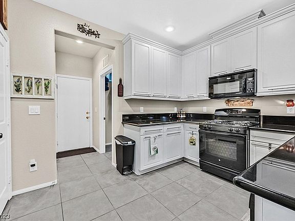 5th image of 9308 Night Mesa St