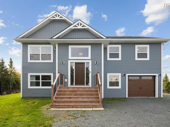 81 Rumi Ln, Halifax, NS B3T 0K7