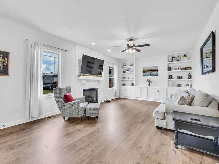 2023 Ireland Way — Photo 8