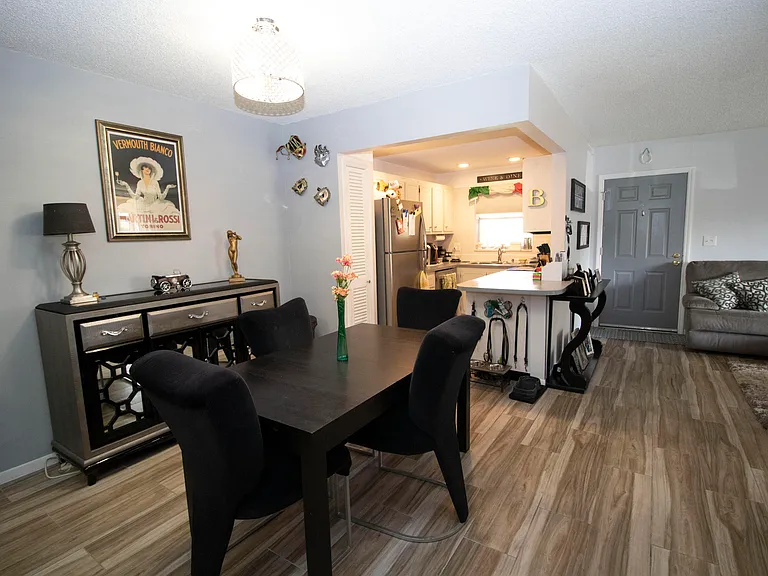1201 NW 13th St #323B — Photo 1