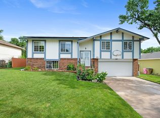 430 E Birchwood Rd, Derby, KS 67037
