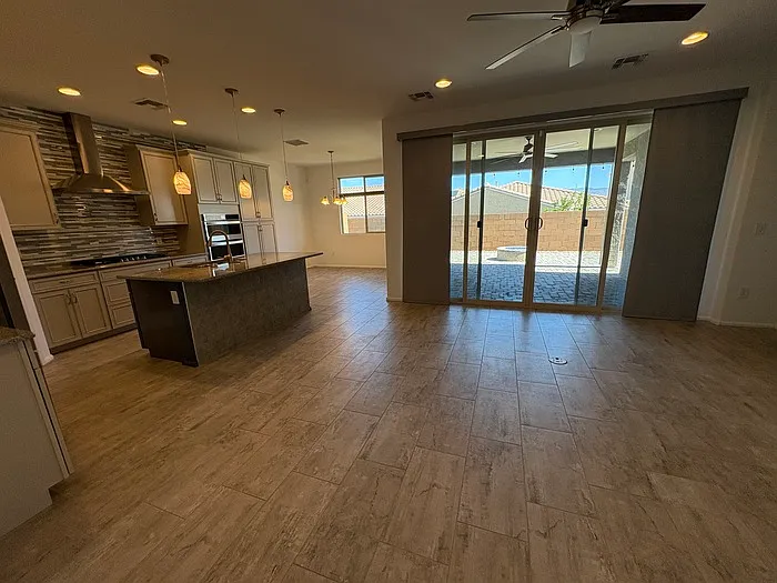 10237 E Iron Horse Trl — Photo 3