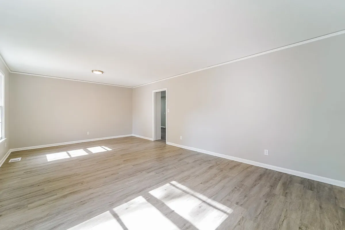 1497150_018_living_room_13226332.jpg - 1880 Camellia Ln