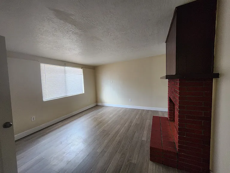 1143A Gatewood Ave SW — Photo 8