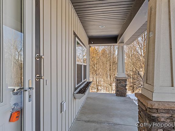4th image of 1933 Aspen Valley Ln