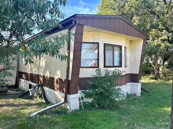 173 S Alexander St, Hoisington, KS 67544