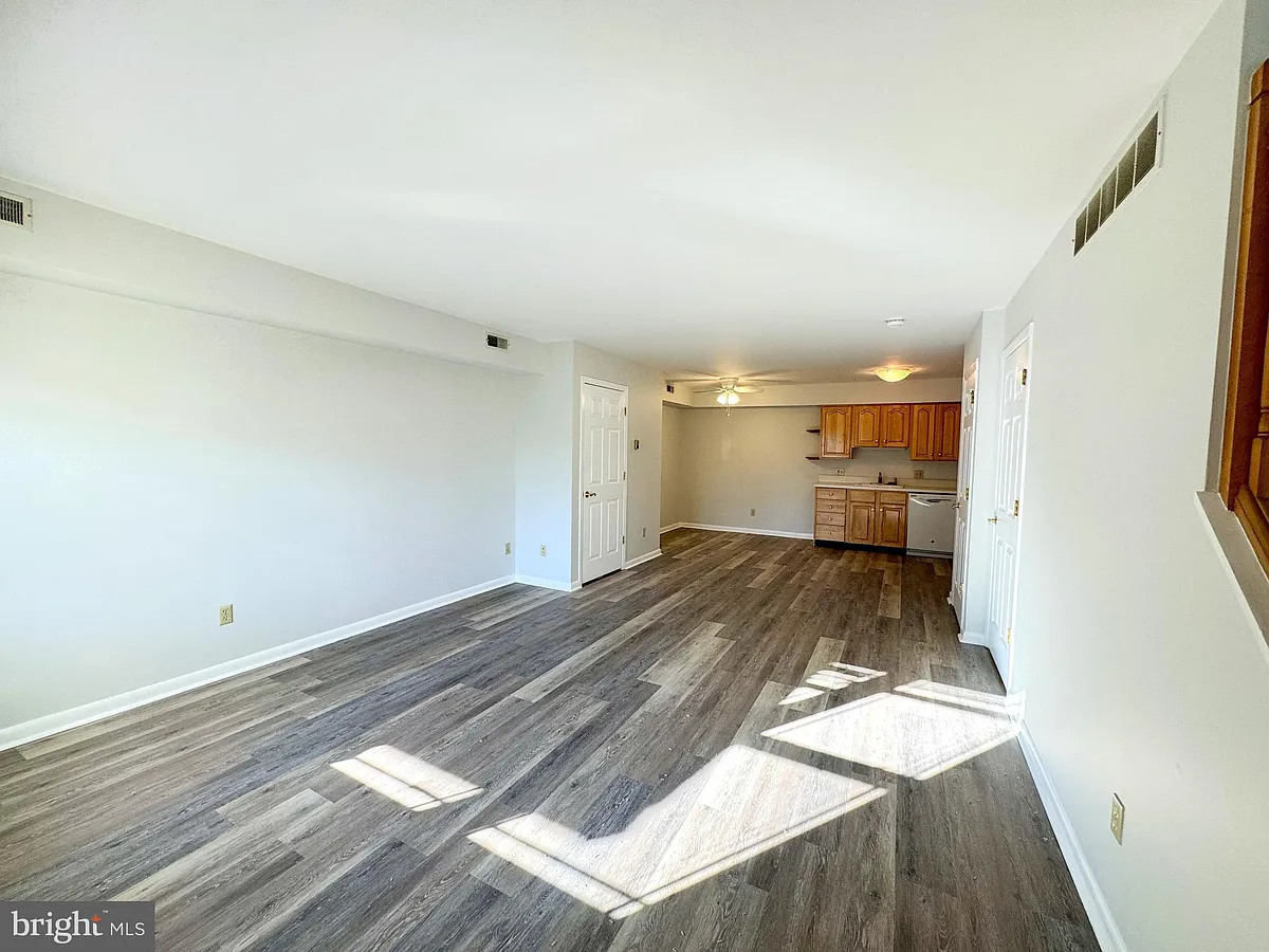 Building Photo - 1326 Central Ave #B