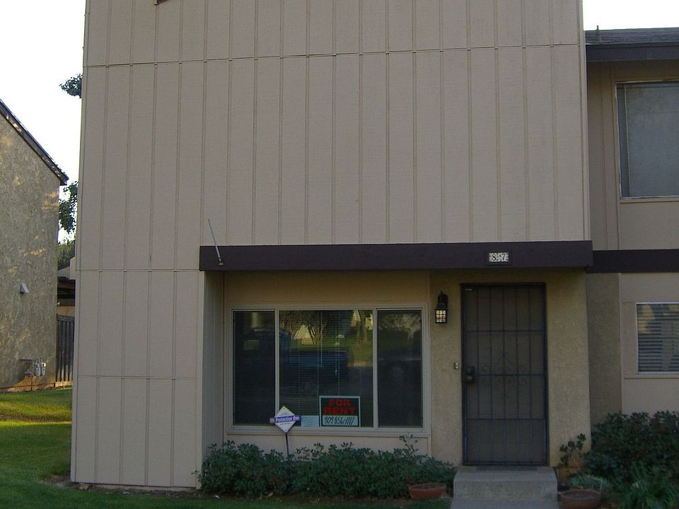 Front of townhome