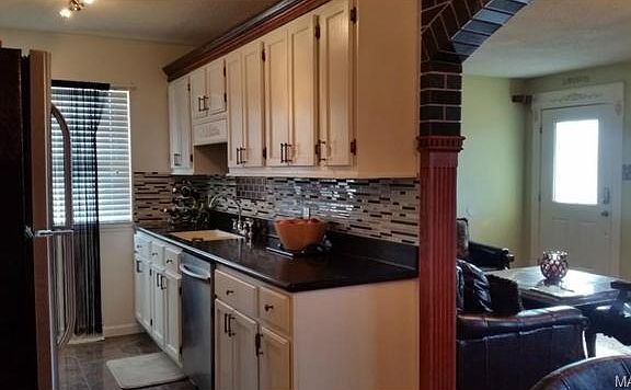 3rd image of 3861 Germania St