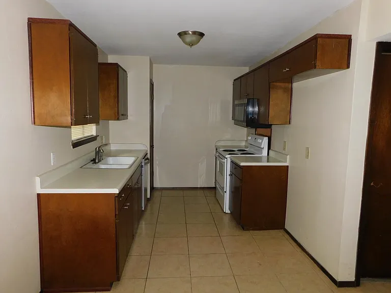 2513 McGregor Dr — Photo 9