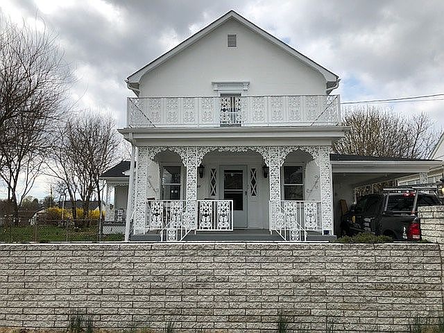 1st image of 637 Jefferson Ave