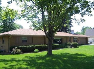 3040 Princeton Rd, Brookfield, WI 53005