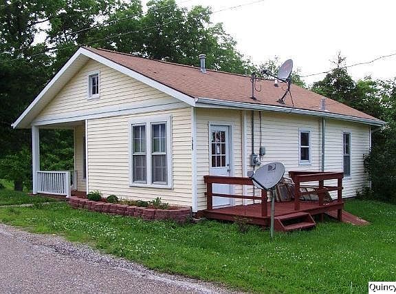 Home for Sale in Barry, IL $34,900