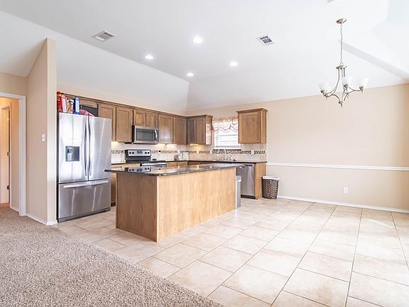 4th image of 4910 Red Oak Ln