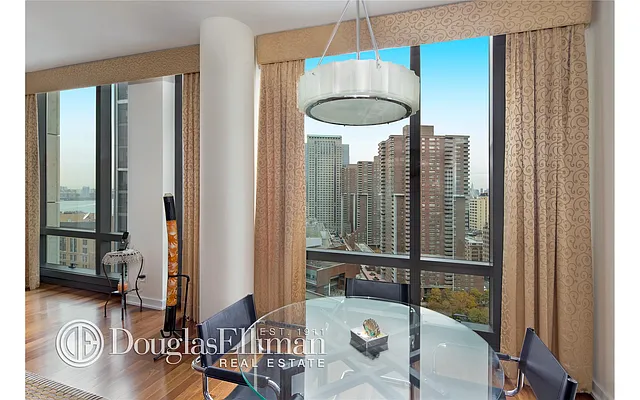Rented by Douglas Elliman | media 16