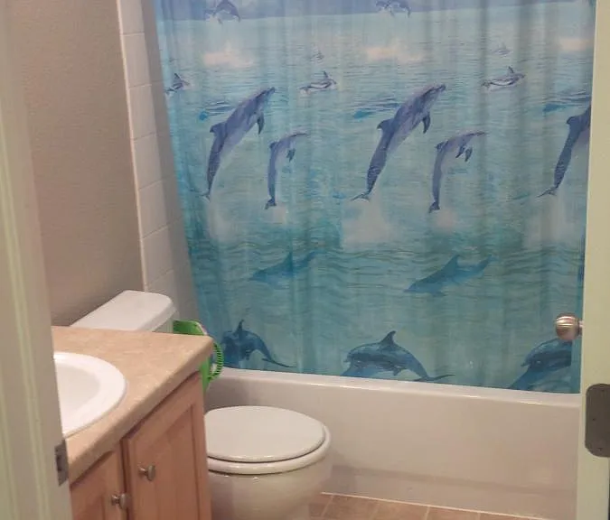 Upstairs full bathroom
