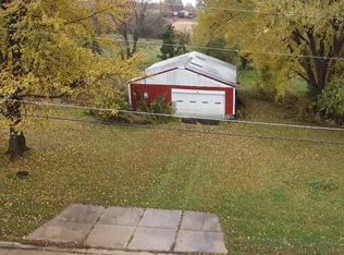 607 E Main St, Dodge Center, MN 55927