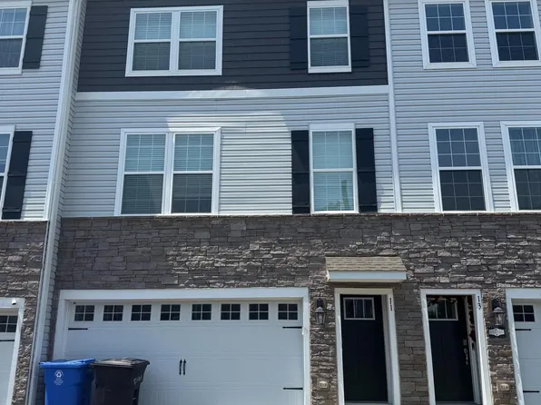 11 Sisters Farmstead Rd, Mount Laurel, NJ 08054