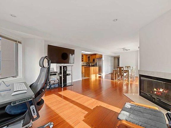 2nd image of 518 Ellery Ct #518
