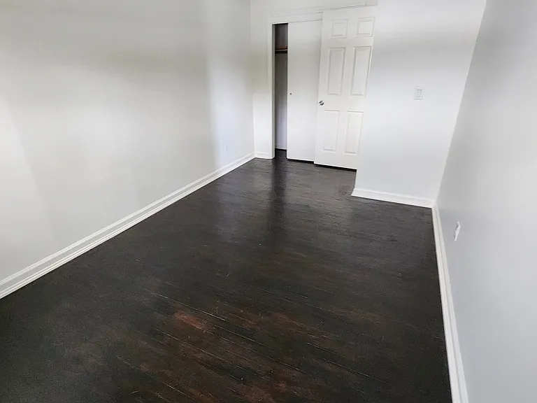 11 Laurel St — Photo 5