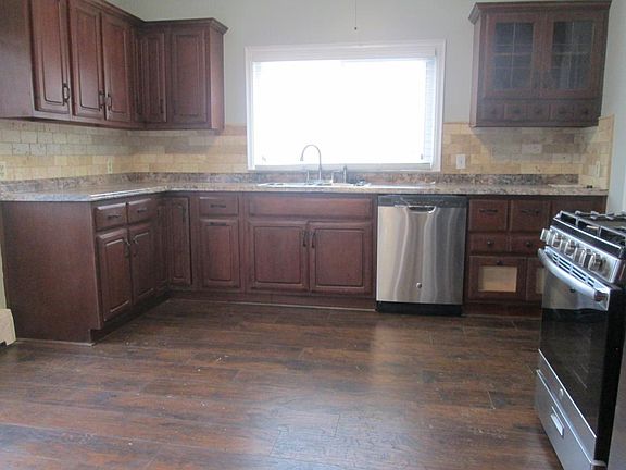 3rd image of 805 W Broad St #A